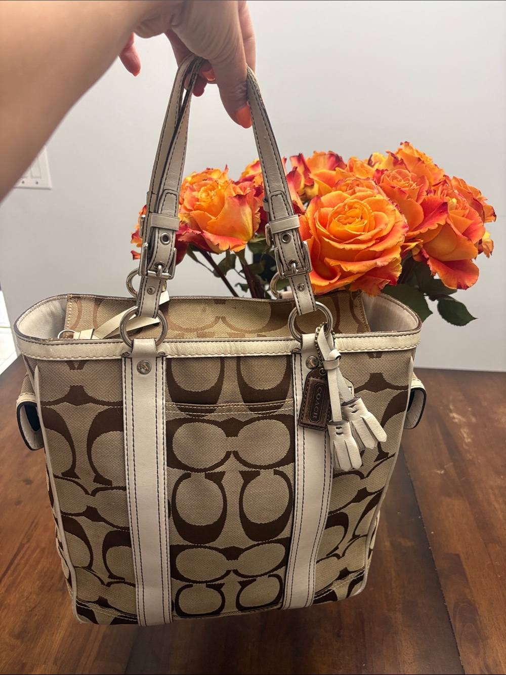 Low start Coach Vintage Gallery Signature Jacquard Canvas Leather Satchel in GUC - Picture 10 of 12